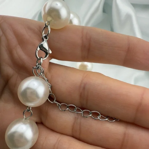 Wedding Jewelry Silver and Shimmer White Classic Pearl Necklace Adjustable - Picture 4 of 5